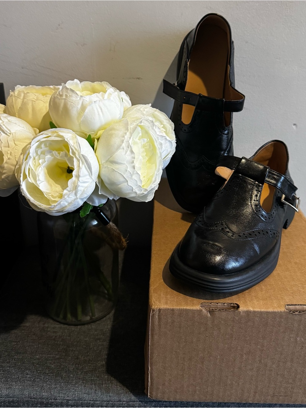 Mattea | Elegant MARY JANES Made of Black Leather | T-Strap Brogues